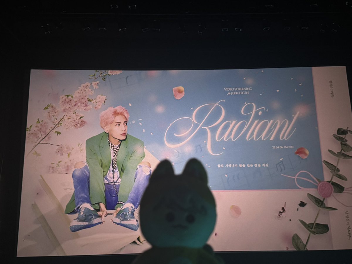 우리 종현이 생일 너무너무 축하해!💕💕

종현이가 이 세상에 와준 이 날이 정말 고마워
덕분에 나도 널 알게 되고, 마음에 담게 됐어🥹
항상 내 마음 속에 너가 있다는 거 알고 있지? 
시간이 많이 지나도 멀리 있어도 그건 절대 
변하지 않아

종현이가 남긴 노래, 말들, 웃음, 따뜻한 마음들
그