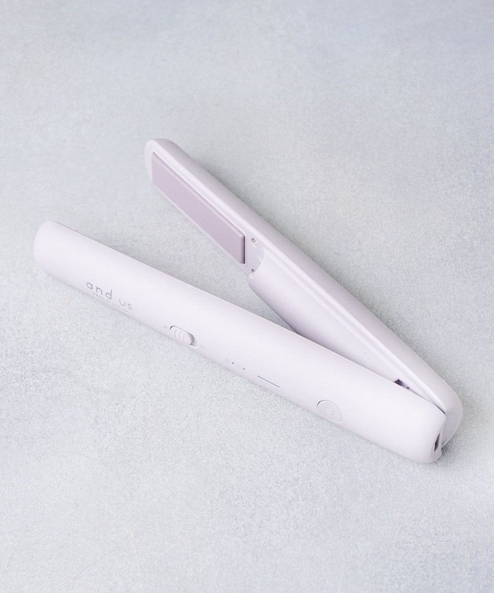NEW＊ コードレスストレートアイロン／and us 3,000円（税込3,300円） コンパクトで持ち運び便利なストレートアイロン！充電式のコードレスなのでお出かけ先でも使えます♪  ▽商品詳細はこちらから https://t.co/rw17N1Cq9I #3COINS