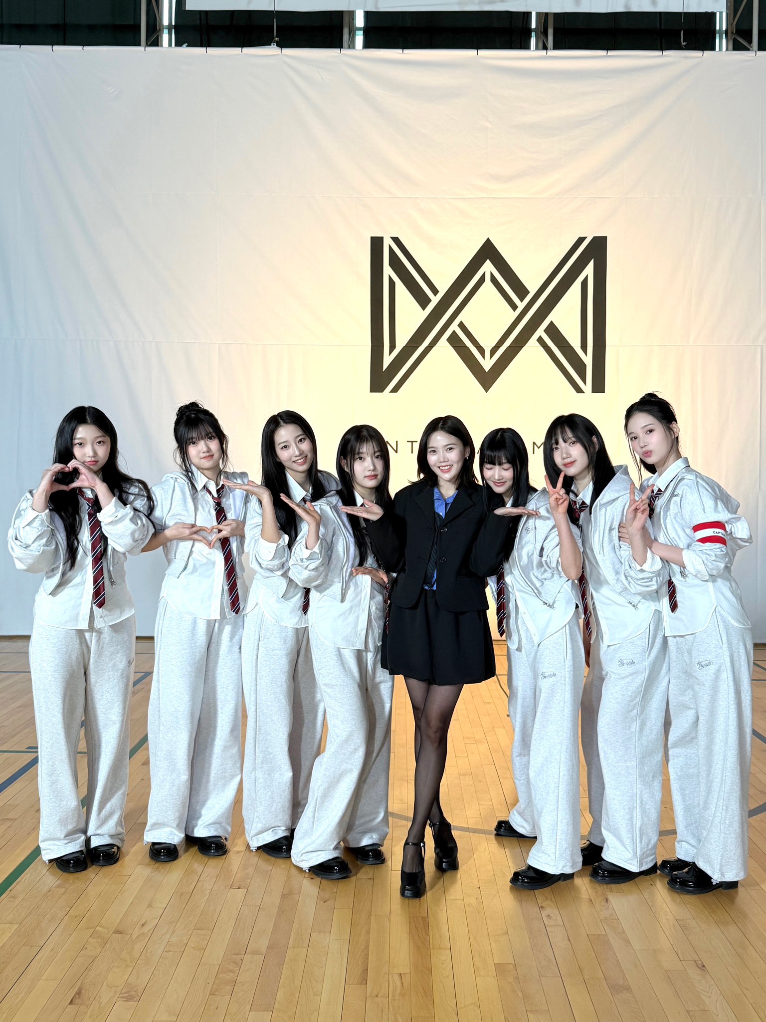 Gn-yv73a8AA7UAa?format=jpg&name=large