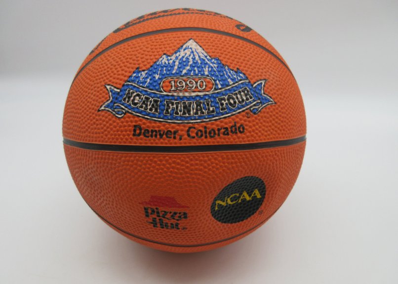 Anybody remember getting one or still have one of these Pizza Hut Final four balls?