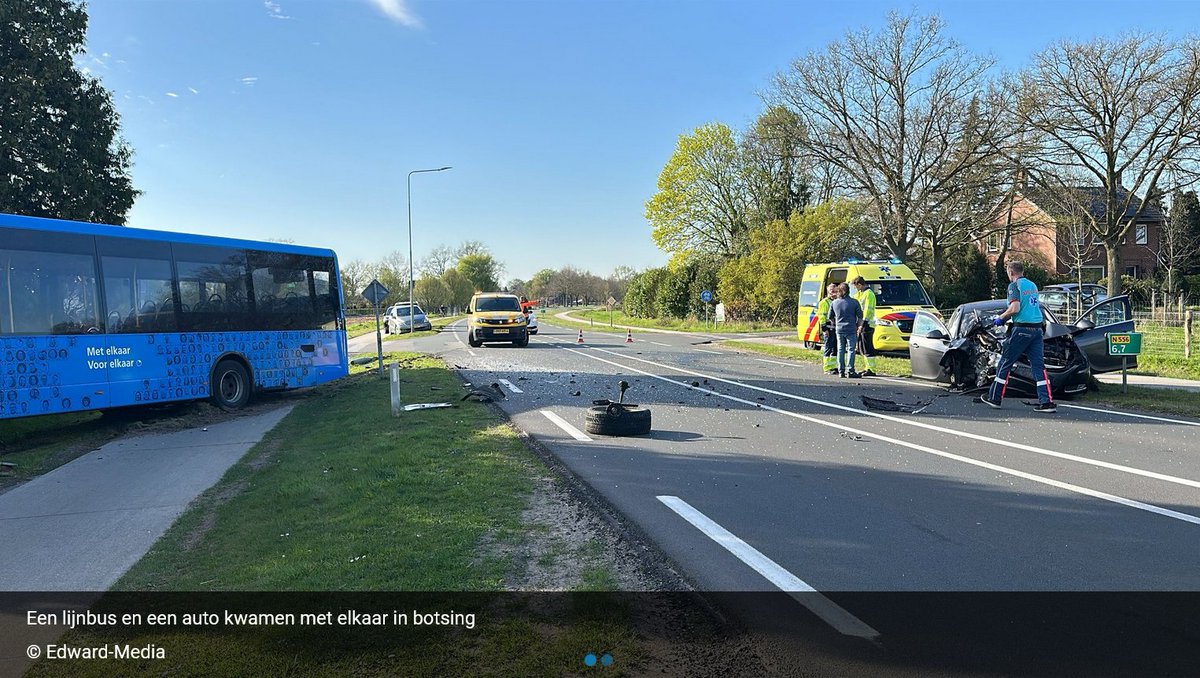 Frontale botsing lijnbus en auto - Meerdere gewonden