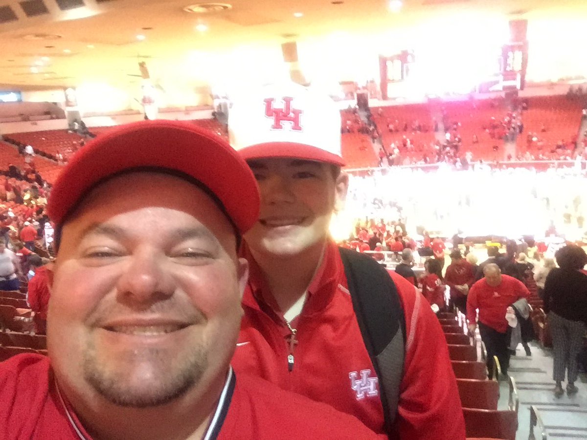 This is the from the final game in Hoffeinz Pavillion where <a href="/jonathonburrer/">JB</a> and I found our love for <a href="/UHCougarMBK/">Houston Men's Hoops 🏀 🐾</a>. We could count the people in the building but they played hard. Tonight was pure euphoria.