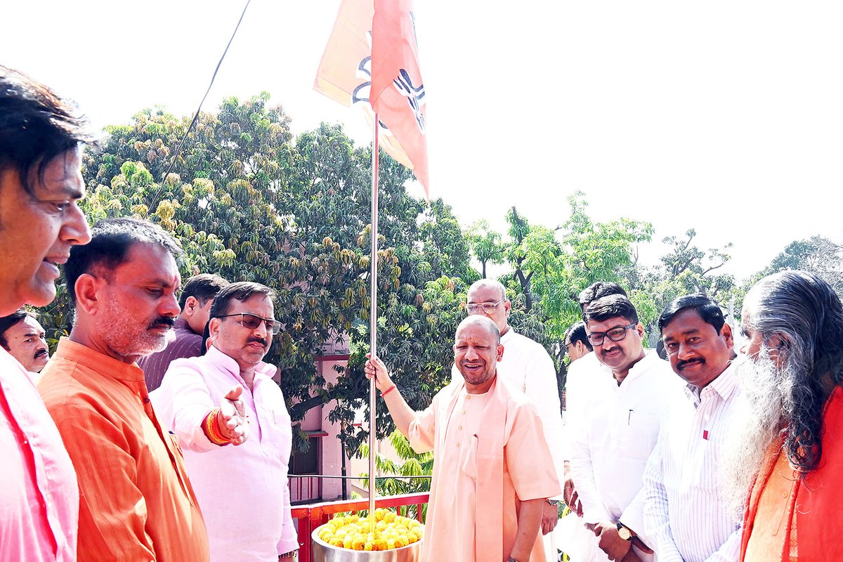 'राष्ट्र प्रथम' भाव के साथ सेवा, सुशासन और जन-कल्याण को समर्पित भारतीय जनता पार्टी का ध्वज मेरा गौरव, मेरी प्रेरणा है।

आज भाजपा के स्थापना दिवस के पावन अवसर पर मेरा सभी कार्यकर्ताओं से आह्वान है कि अपने घर/कार्यालय पर <a href="/BJP4India/">BJP</a> के ध्वज को फहराएं और #BJP4ViksitBharat के साथ अपनी