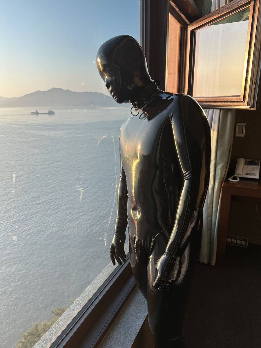 🌅 

#라텍스 #latex #rubber #ラバー