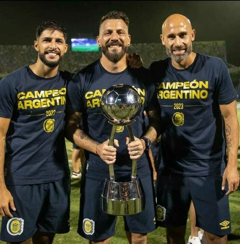 equi_canalla's tweet photo. Hice el coso este de chat gpt que esta de moda y justo tenia puesta la remera de campeon 2023, da la casualidad de que en vez de un 23 puso un 25👀
Yo lo dejo por aca 6/04/25 https://t.co/Dt7FthHSQU