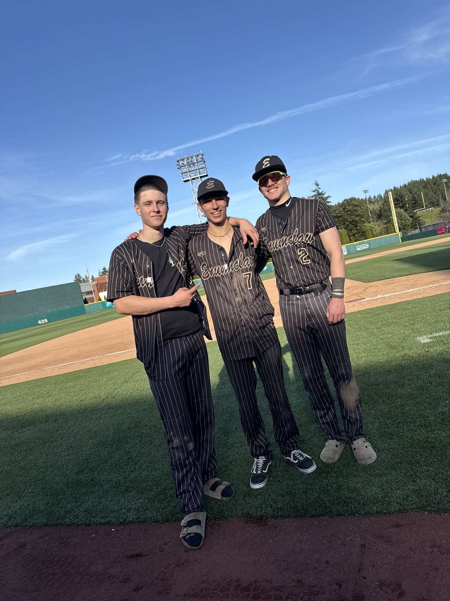 HunterA_7's tweet photo. Had fun at Cheney stadium Winning, started off the 2nd inning with a line drive off pitcher. https://t.co/Tm1lIg4yty