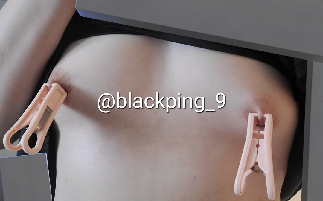 집게만 보면 꼭지에 찝는게 일상이야
이거 조금 했다고 젖었네