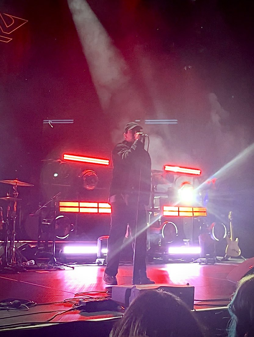 lrishCurtains's tweet image. in the middle of it all live felt like heaven i love citizen so much