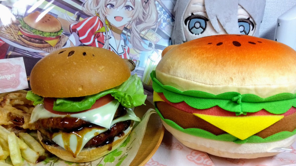 今日はお昼に2回目のSSRBバーガー作ってみました〜🍔
なんか前回と比べて今回は顔がちょっと歪んだ気がするけど可愛いからヨシw
ししろんも召し上がれ〜✨
SSRBｵｲｼｲﾖ〜!!
#しし論