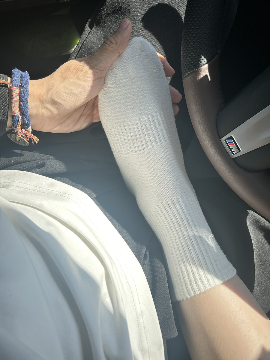 阳光下的小脚丫