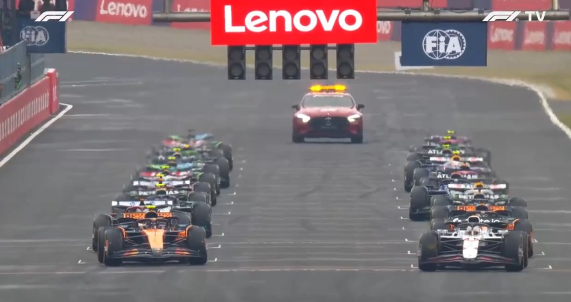 MichisanM's tweet photo. GO!GO!YUKI!!!
#JapanGP #F1 https://t.co/S2ysDxafVJ