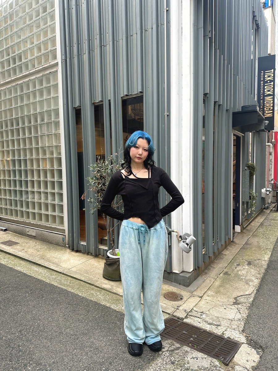 takeutick's tweet photo. 東京、大阪、神戸、姫路にある美容室
【TICK-TOCK】
スタッフスナップ写真📸

小顔に見せ、ブロー無しでキマる！
形状記憶カット（特許取得済み）が学べるサロンです。

カットが簡単で、楽しくなります。

★★リクルート募集★★
https://t.co/xpwR7Z4bP3
各サロンにお電話ください♩ https://t.co/SLs0ozg5bx