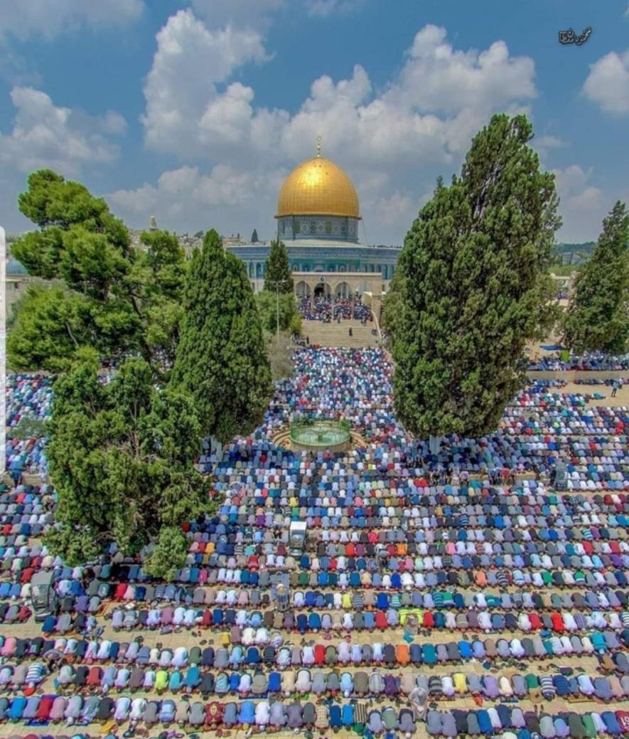 Allahu akbar! 
See beauty of Islam.
May Almighty Allah increase our Iman.