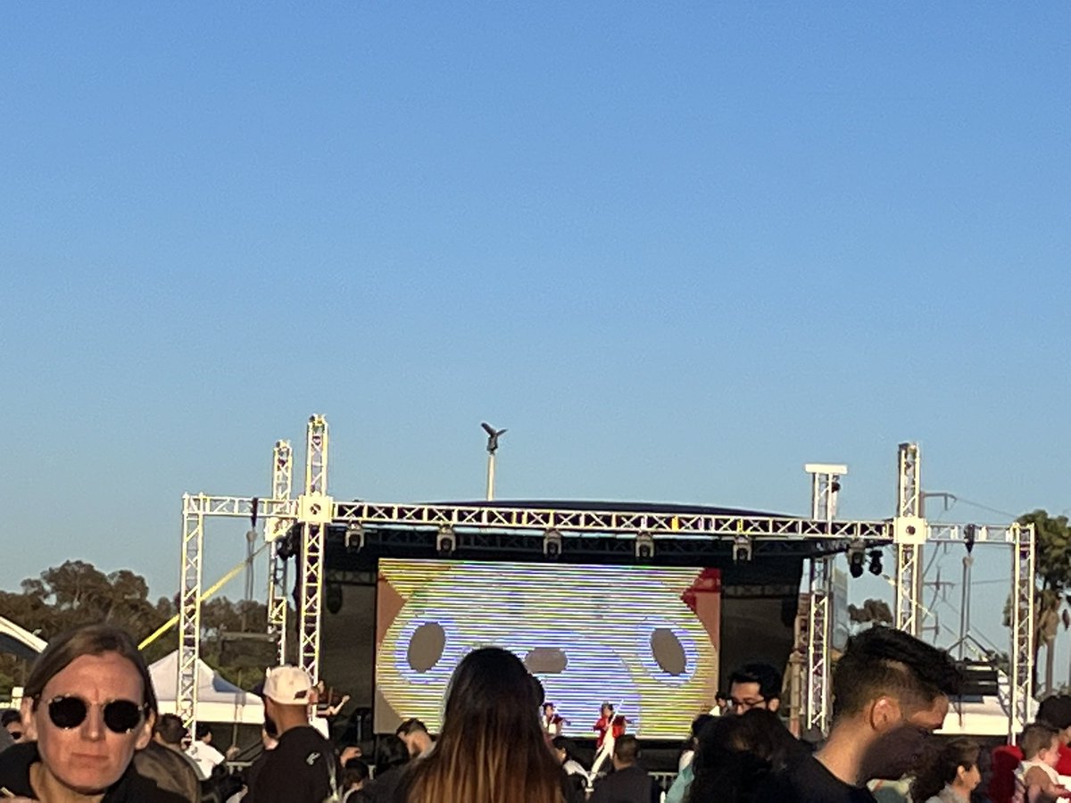 Spot08030722's tweet photo. 今日はlistner友達さんと
#ocjapanfair に行って来ました〜🥰
アニメの世界、日本に行く人、行った人多いからすっごい人でビックリ〜😳
思いがけず、私の推しの
#YuOoka さんとKanaさんの
#tjsradio
#LAGrooveRadio の生放送見られて興奮度max😆
#SDLA 再放送で🙇🏻♀️
#マルアベ104 後程🙇🏻♀️
#イマソラ https://t.co/Lchbc7SqJU