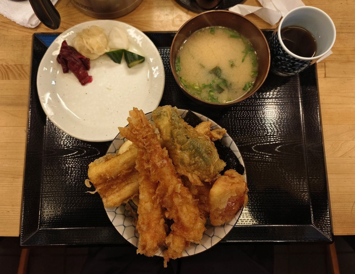 天冨久 小穴子入り天丼
不赖
但是排了一个钟头
