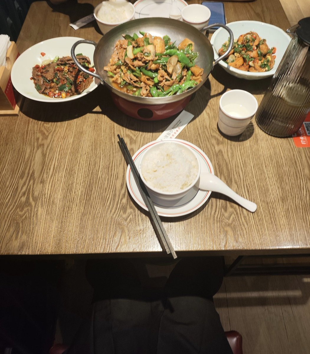 陪学长吃饭！
#男娘 #伪娘