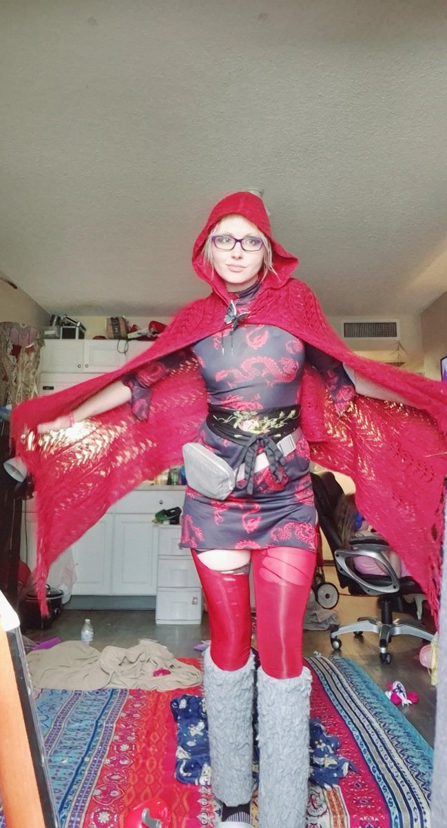allkimeyes's tweet photo. I got told today that my outfit is BITCHIN'

 ... don't mind the mess,  we live here, lol https://t.co/sXLrQOCbgZ