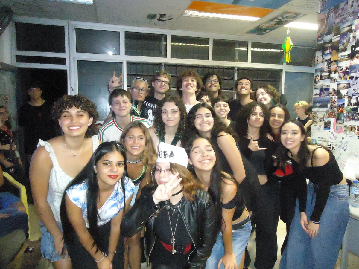 ViniSonoo's tweet photo. A maior facção criminosa do IOUSP (tem nem metade aí) https://t.co/A6x27hhVzv