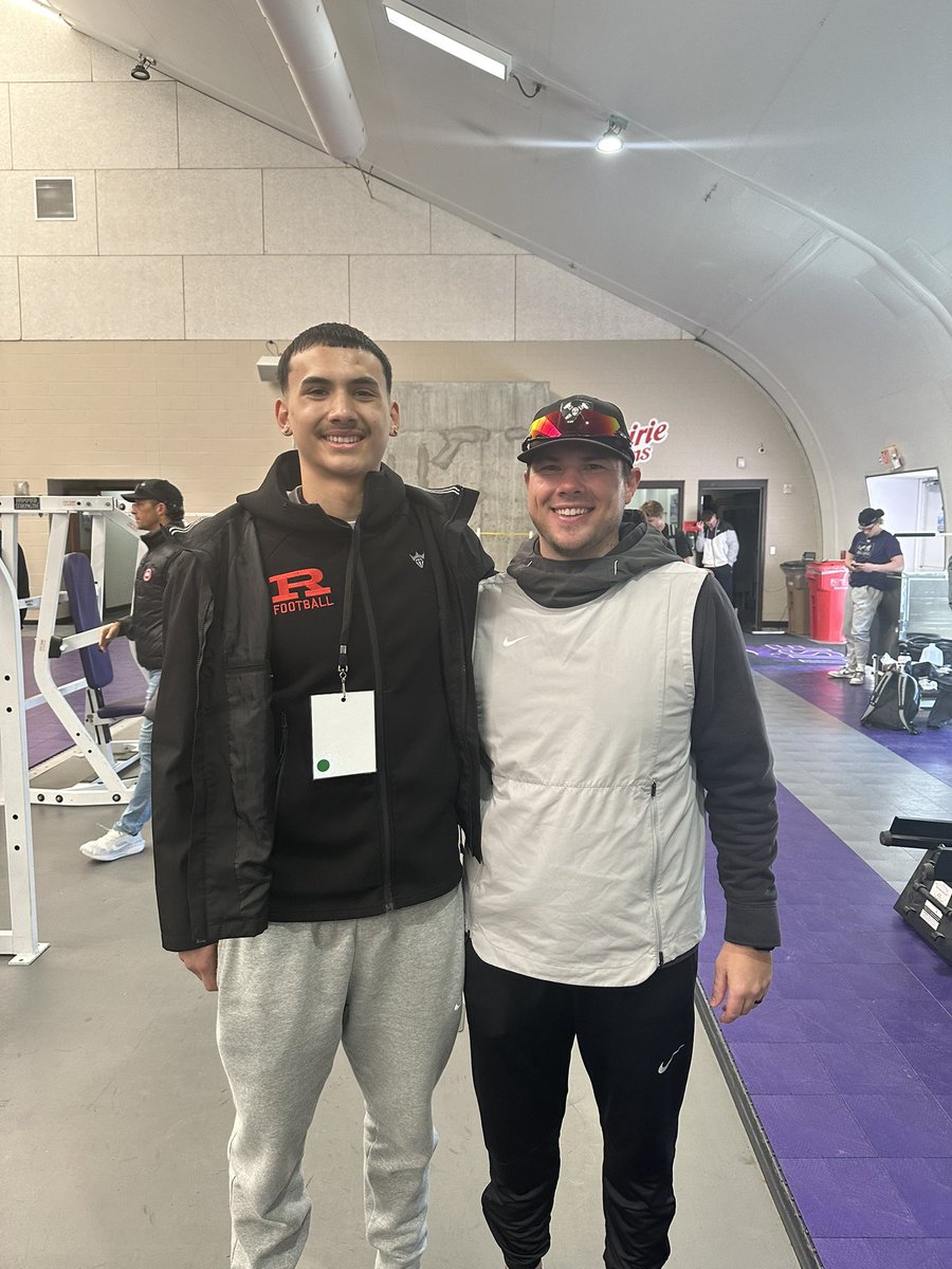 Savy_vath's tweet image. Had a great time at @USFCougarsFB, thank you to all the coaches for teaching me about the program! I’m excited to get back on campus! @Coach_Boes @JimGlogowski @JMRocketFB @KyleRiggott