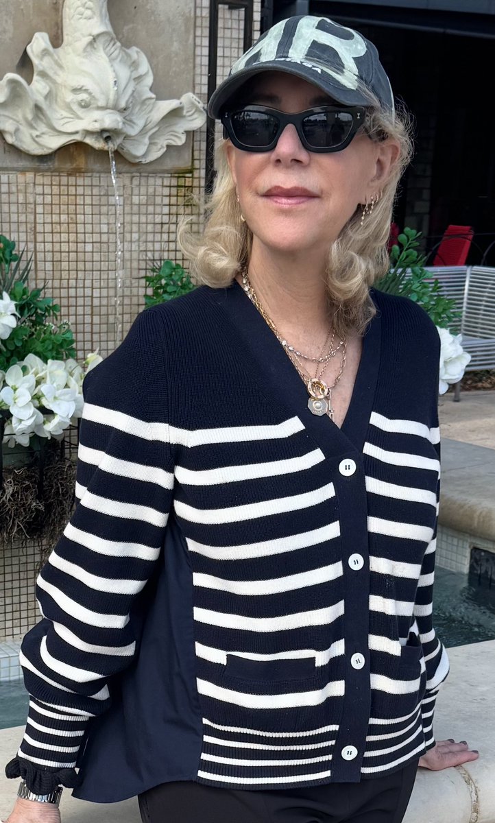 Shop my site @afewgoodygumdrops 
Stripes are trending this season!