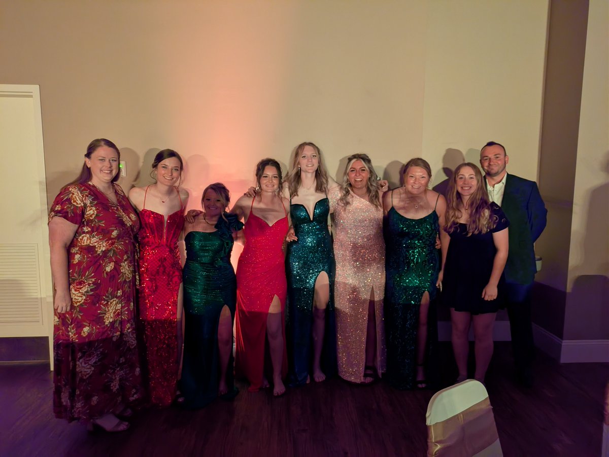 Ledford Softball representing at Prom '25 📸