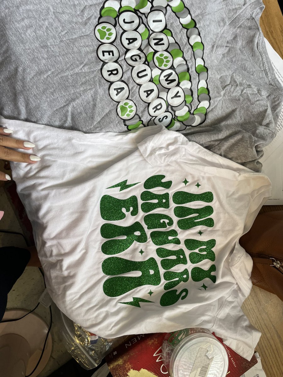 Ms. Navarro tweet media