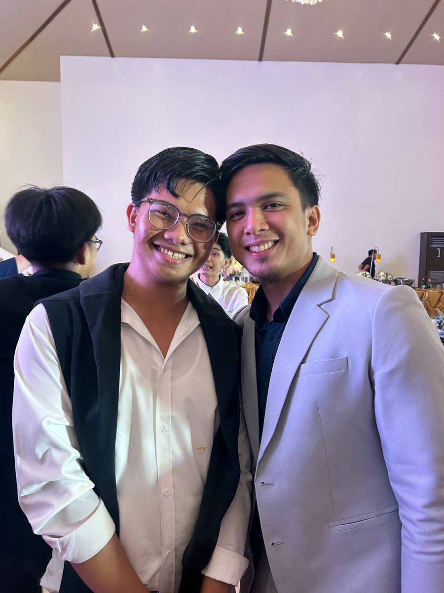 _rrtherrera's tweet photo. kinikilig pa rin akoooooo!! https://t.co/NXPOjCxuFR