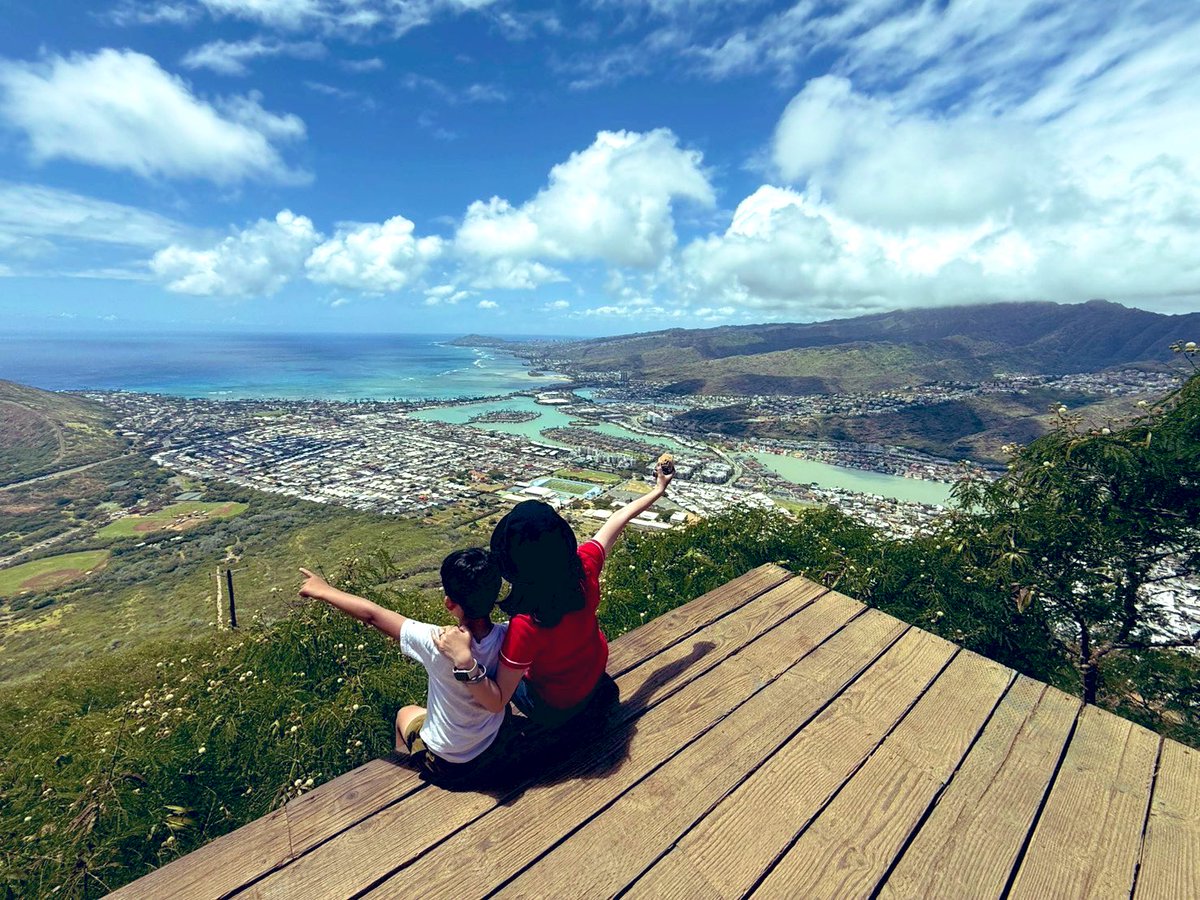 takara_skz's tweet photo. Tommy Hilfigerを着てココヘッドに登りました⛰️
ハンクォッカもいます🐿️❤️
#cocohead
#hawaii
#TommyHilfiger
#straykids
#STAY https://t.co/vE90v8xZUh
