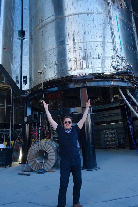 RedLineReportt's tweet photo. Raise your hand🤚, if you're a fan of Elon Musk and not a bot. https://t.co/gDLnMwDn9D