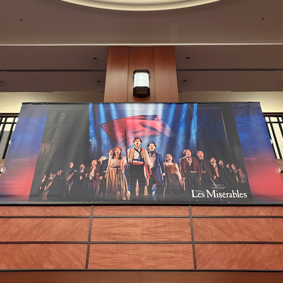さあ隊列を！ミュージカル『レ・ミゼラブル』本日初日です🇫🇷！

＃レミゼラブル　＃博多座