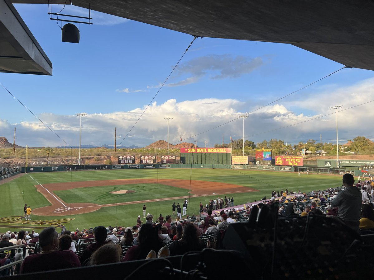jakesloan_'s tweet photo. Saturday night baseball at Phoenix Municipal Stadium! Join @luccarter6 and I with @caseymcnultyy sideline reporting on @Blaze_Sports at 6:30. https://t.co/YhxDaZ8gWo