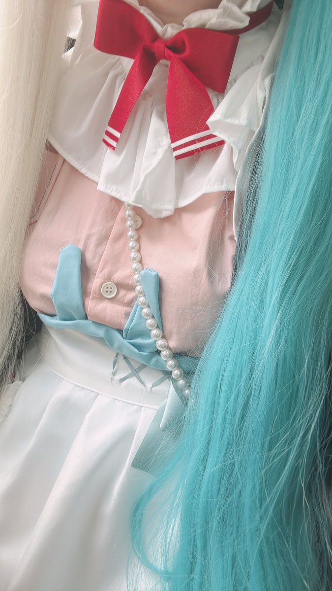 今天要穿高跟鞋 舉步維艱
用愛發電 
比使人勤奮向上💚🤍

#有色芝士