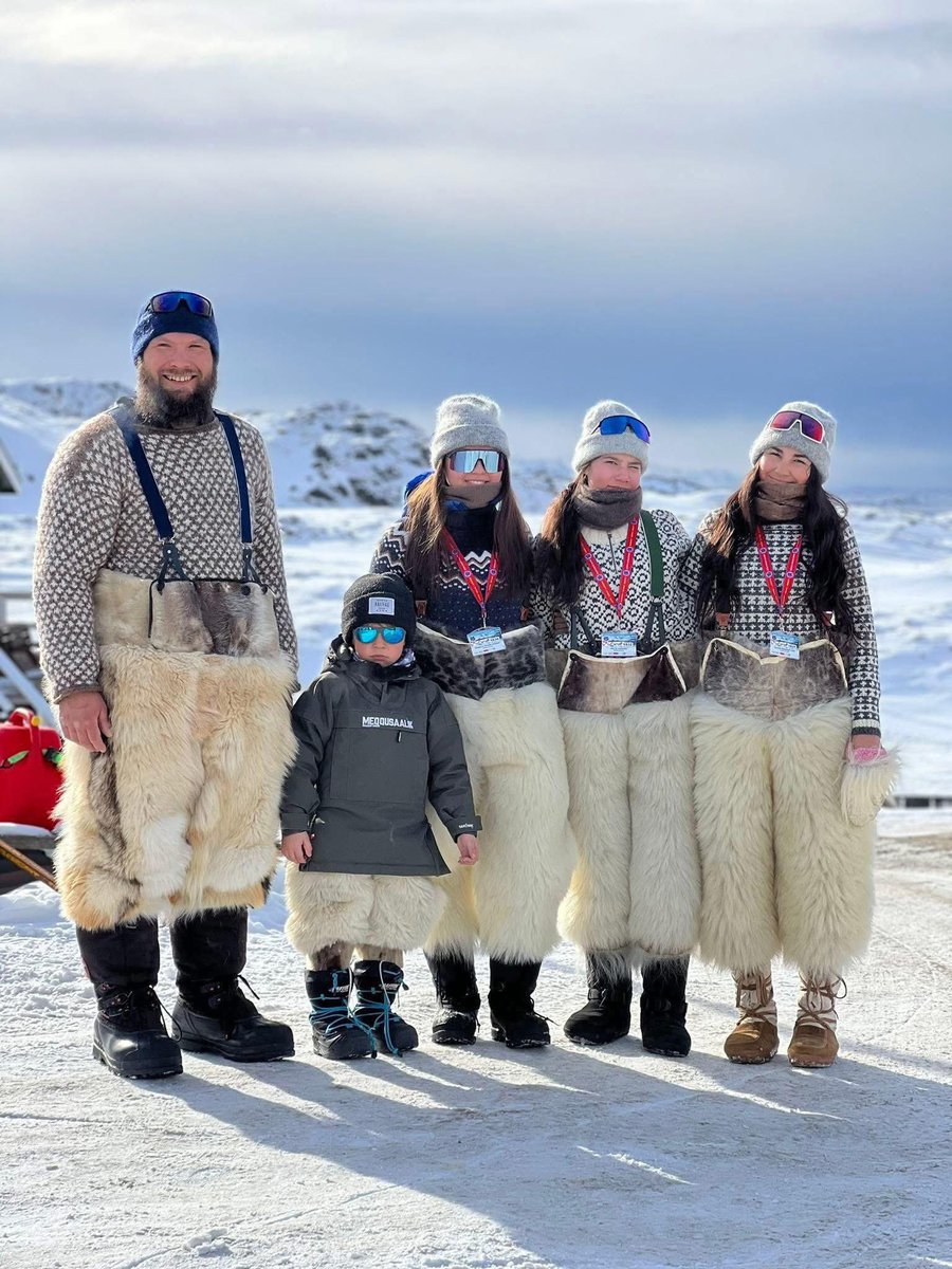 Ulloriaq Kreutzmann, with his children.

Sisimiut, Greenland 🇬🇱
April, 5, 2025