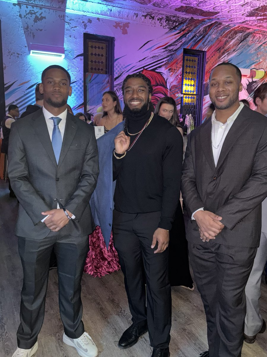 Congratulations to alumni <a href="/IanWheeler_26/">Ian</a> on his award from <a href="/GrassrootDC/">Grassroots Health</a>! Bison are truly the #Standard 🦬