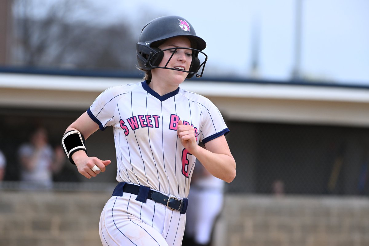 We returned to ODAC action today with a doubleheader in the Tar Heel State!

📰: vixenathletics.com/news/2025/4/5/…

#upupsweet | #vixenFIERCE