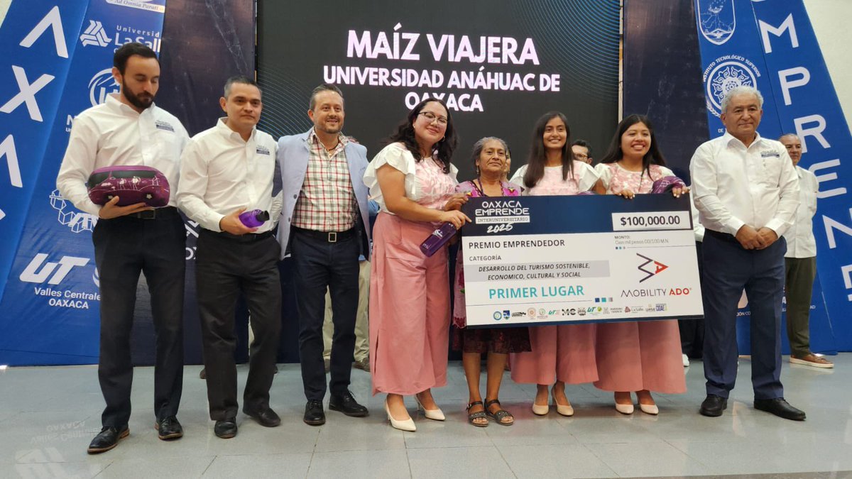 En MOBILITY ADO nos sumamos a #OaxacaEmprende2025 y premiamos la categoría de Turismo Sostenible, reconociendo a jóvenes que están reinventando con ideas innovadoras más sostenibles #MOBILITYADO