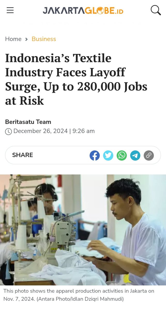 FuniculaCuli's tweet photo. @sashayanshin So, better produce in china and Chinese got the job. While Americans are barely able to buy a phone because their jobs are already outsourced overseas. Do you think it's genius? https://t.co/5HCzDUrHEy