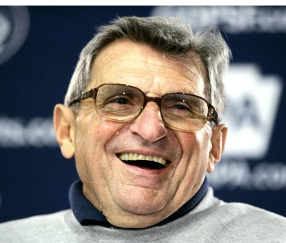 VexPith's tweet photo. Just your typical friendly reminder, Joe Paterno never covered up, enabled, or was told about any abuse. Mike McQueary eventually testified that he never saw an abuse &amp; the young man from that situation, Allan Myers, said he was never abused #WithTheBenefitOfHindsight #PennState https://t.co/1FPSyxFeJz
