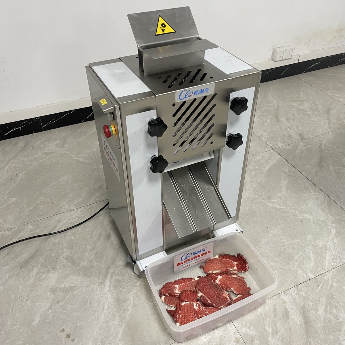 Chuangyu_'s tweet photo. Elevate your kitchen game with our new fresh meat slicer machine! Precision cutting for perfect slices every time. Ideal for chefs and home cooks alike! 🍖 #CulinaryExcellence #KitchenEssentials #chuangyu #foryou #fyp https://t.co/VLzpIdRErz