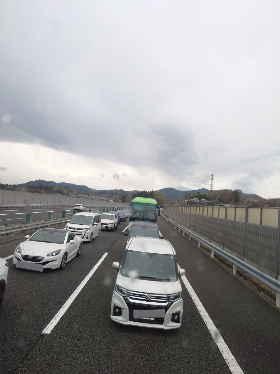 e_ta_ventforet's tweet photo. 八王子ICの渋滞…ひどすぎる
＃ETC障害 https://t.co/QuO4XlIwLH