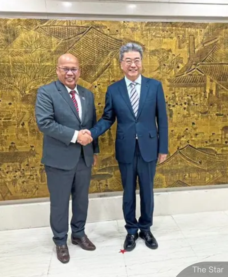 NewsBFM's tweet photo. Universiti Malaya will be setting up its first overseas branch campus  in Shandong.

“This will be the first branch campus of a public Malaysian university in China. If all goes well, the branch campus will open next year," UM told The Star.

https://t.co/mF6bczwVsY

🧵1 https://t.co/kr45G9i7th