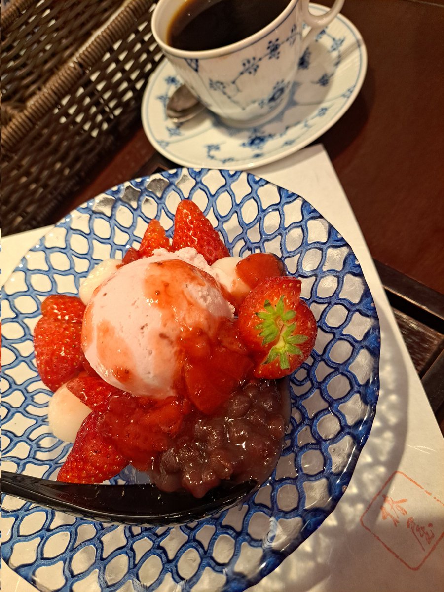 miyu_i829's tweet photo. イベントのあとの打ち上げは船橋東武内の中華🍻 そのあとマラサダを購入してお茶しに椿屋珈琲店で限定🍓あんみつ
https://t.co/l3xgSv4LOE
#椿屋珈琲店 #KIMOS #南翔饅頭店 https://t.co/67uFg1LFIj