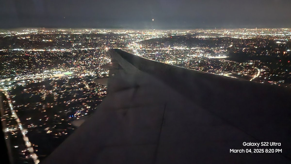 ebirdsats's tweet image. Shots from #onboard @British_Airways #speedbird #BA179 while #enroute from @HeathrowAirport to @JFKairport on March 4th, 2025. #britishairways #London #unitedkingdom #NewYork #aviation #airport #avgeek #avgeeks #heathrow #aviationdaily #aviationlovers  #city #USA #lights