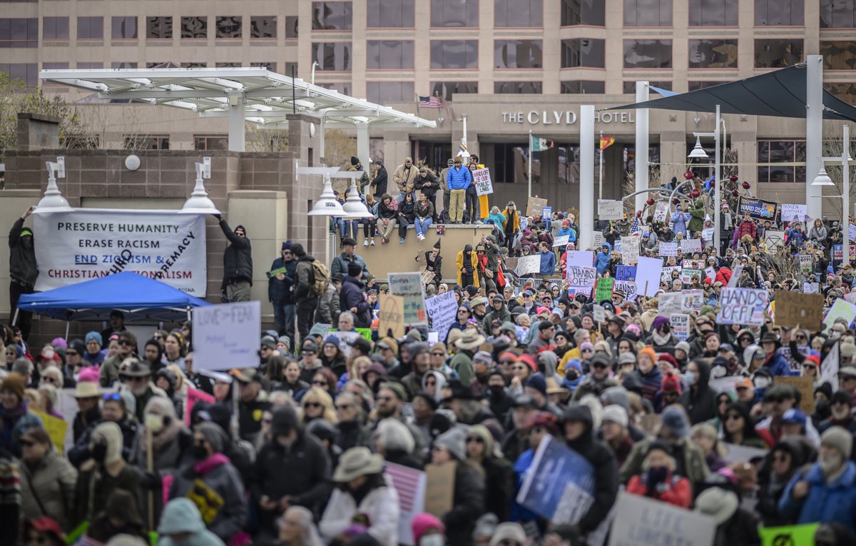 Opponents of President Trump and Elon Musk held rallies in #Albuquerque and across the U.S., protesting government downsizing, economic policies. #newméxico