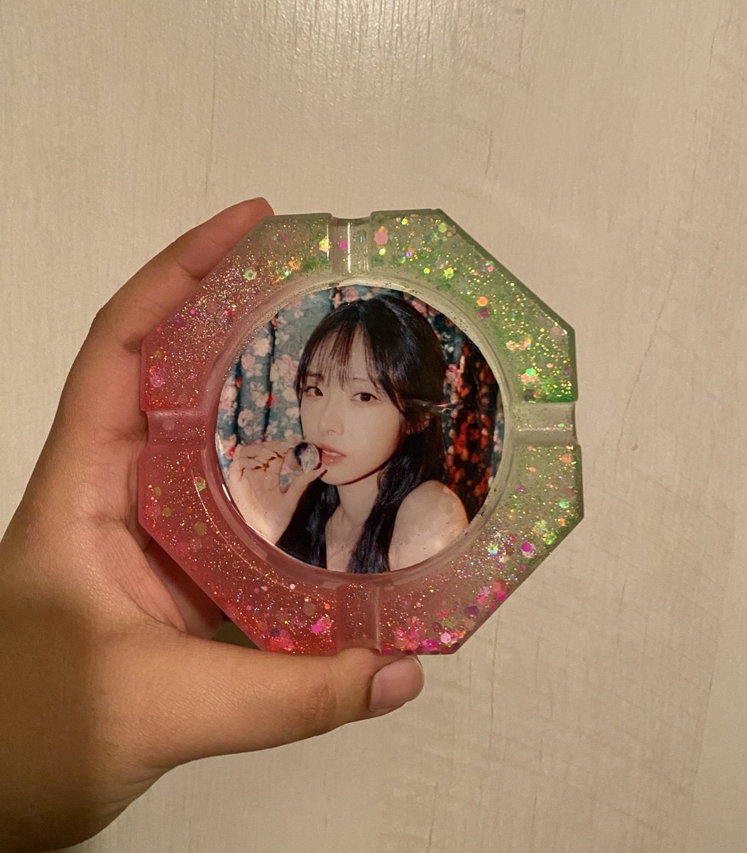 JO HASEUL ASHTRAY