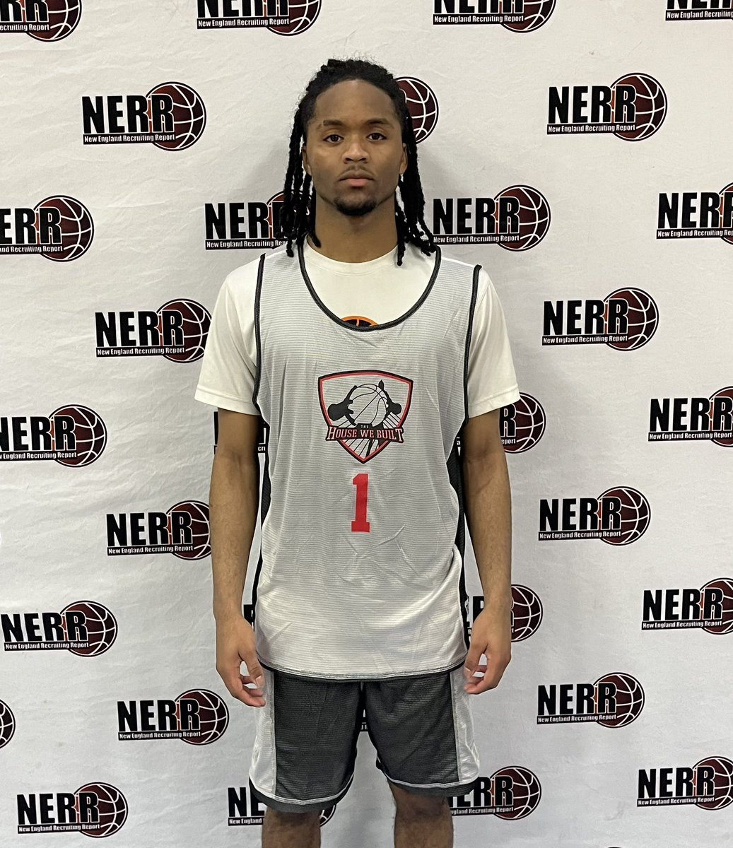 Emerson Davis showed off his crafty ball handle and tough mid range jump shot throughout the whole game making many contested jumpers. #NEHF 

Davis is currently unsigned in the class of 2025