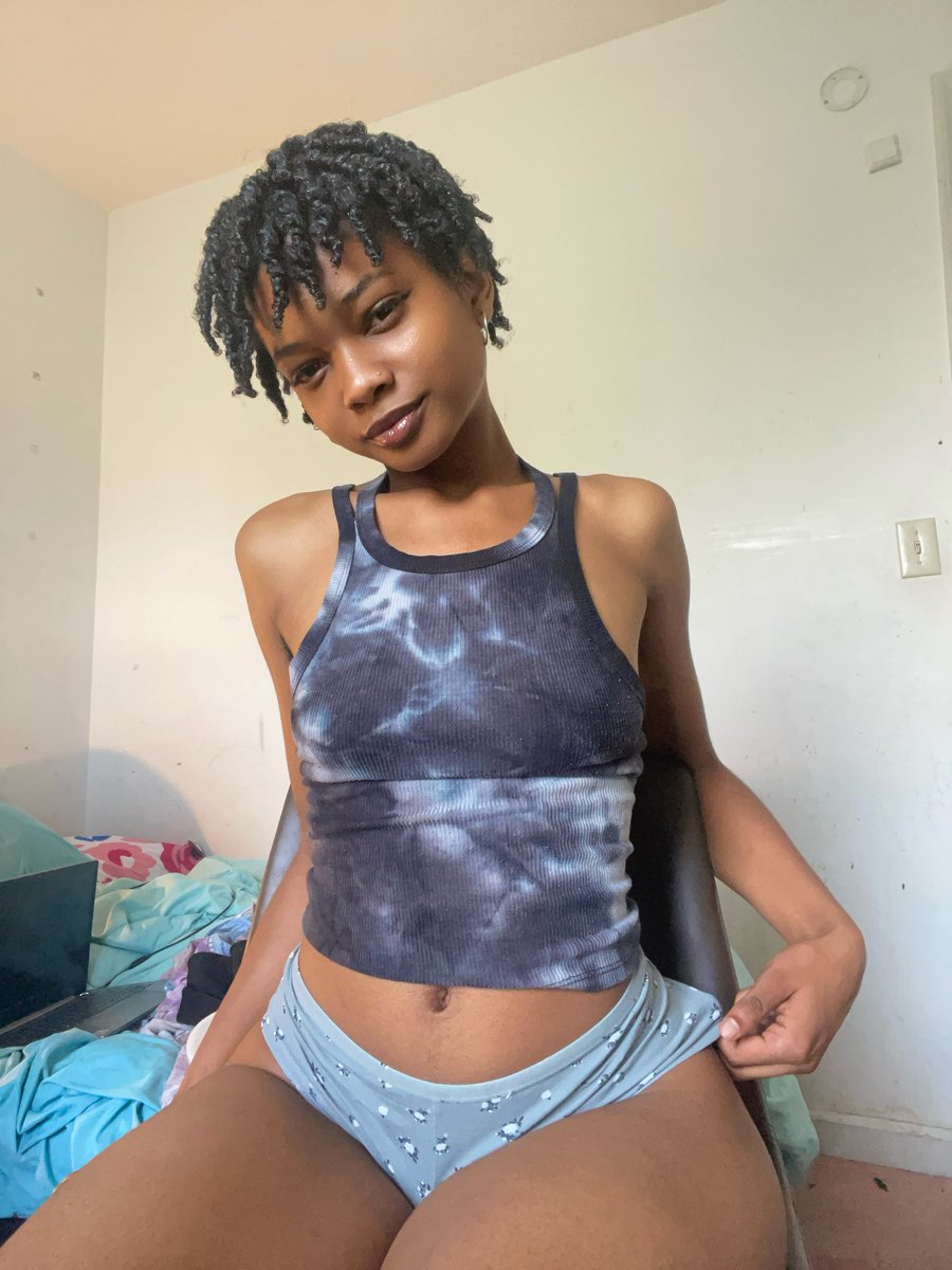 jessirayxo's tweet photo. Talk to me soft. Look at me slow. Want me like you’ve been starving https://t.co/2FbqHMhx8z
