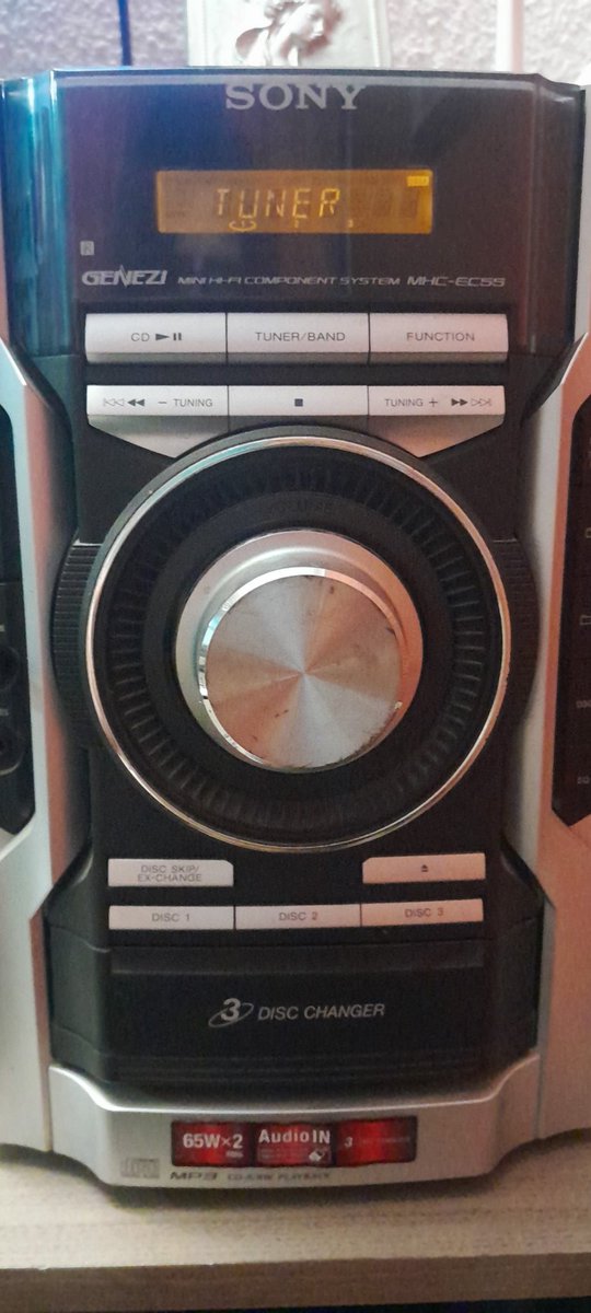 MuozAnita's tweet photo. @EliasZamoranoCL Tengo este, lo compre hace como 18 años aprox se lo regale a mi mamá y nunca lo uso, ahora hace como 3 años me lo traje a mi casa, lo disfruto al máximo... https://t.co/VxA49pwqhL