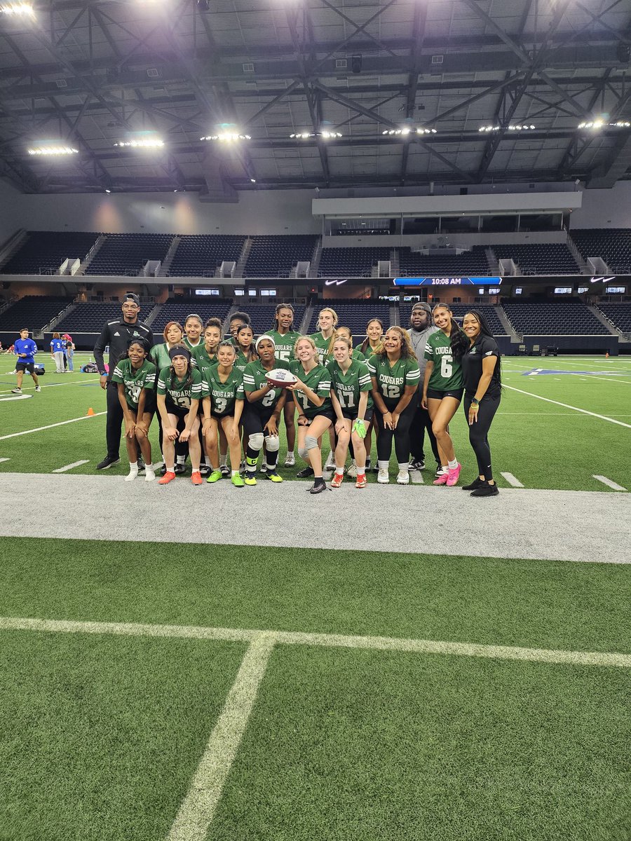 Shiftnflflag's tweet photo. Big shoutout to @ladycougarsffb and Two of there STARS! BIG TIME PLAY MAKERS #WESEEU #SHIFT #girlsflagfootball @Gatorade @nikefootball @dallasathletics https://t.co/HnZ2GseZ6D