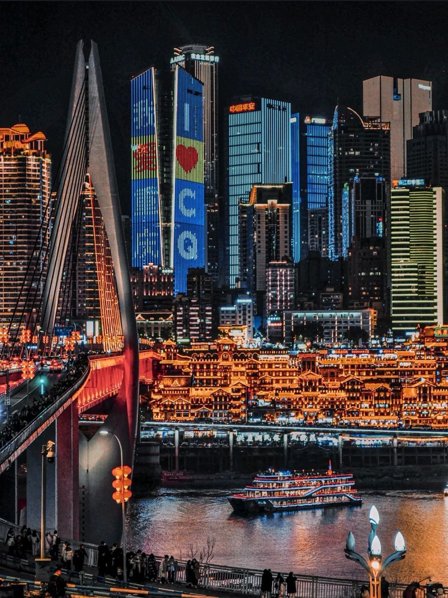 stovediary778's tweet photo. Some days, I miss Chongqing so much it hurts a little.
Not just the city, but the smells in the air, the noise of night markets and that first bite of something hot, spicy, and full of soul. https://t.co/xERTdCN1Us